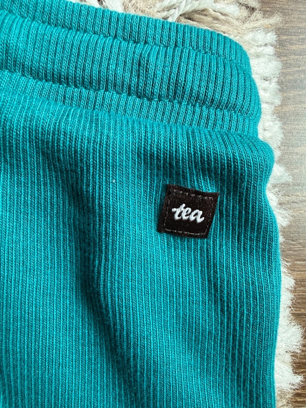 🩵 Tea Collection Teal Ribbed Lounge Shorts with White Trim - Size 5 - Picture 4 of 5